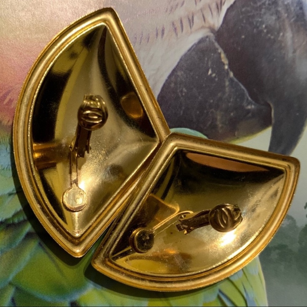 VINTAGE SWIRLY SHIMMERY clip on earrings - Picture 4 of 13